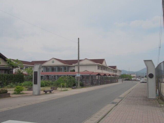 中学校　白石町立白石中学校（中学校）まで803m