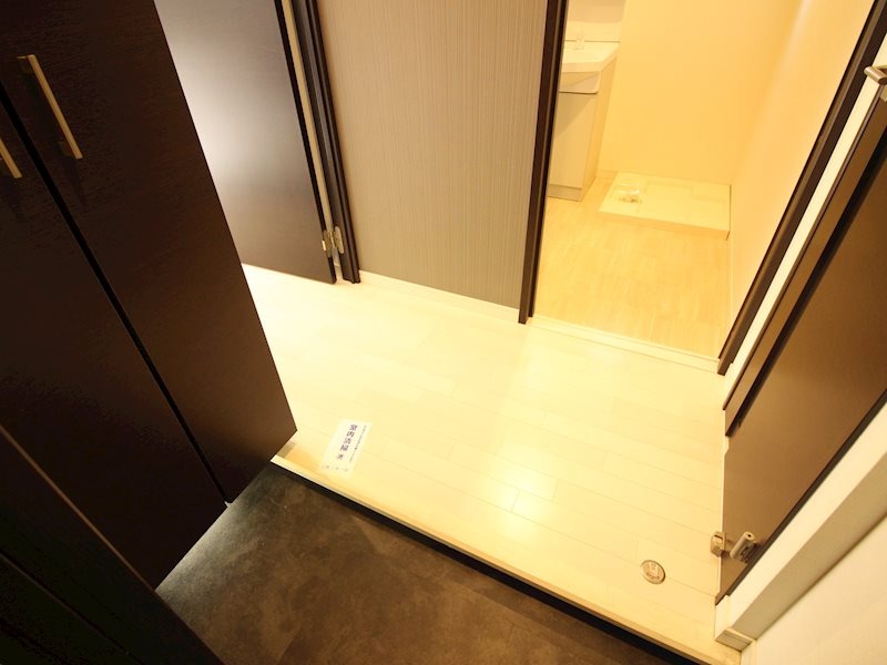 玄関　同物件別部屋イメージ