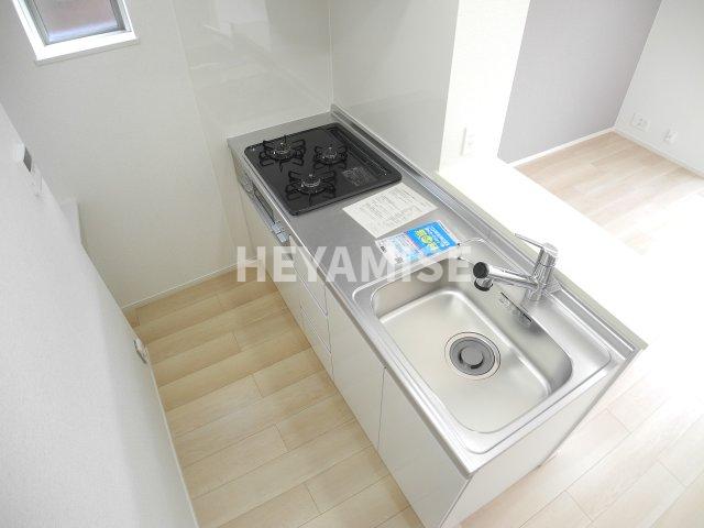 キッチン　※室内画像は別号室のもの