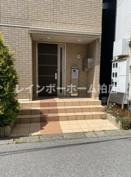 エントランス　オートロックがあります