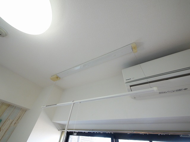 その他設備　室内洗濯干しです。