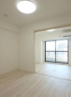 居室・リビング　☆明るい洋室☆