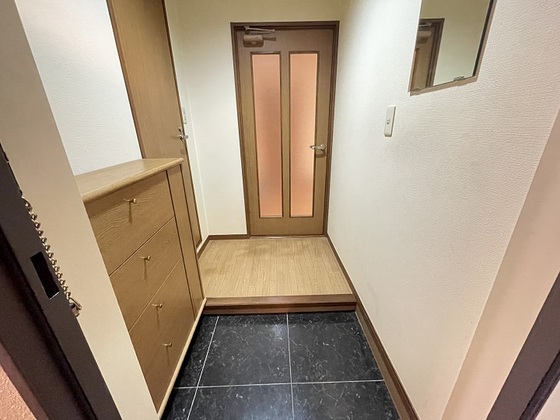 玄関　※別部屋の写真です