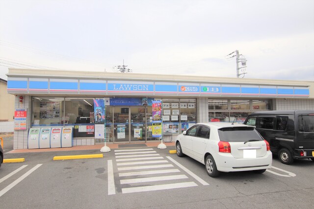 コンビニ　ローソン笛吹石和唐柏店　徒歩３分（コンビニ）まで200m