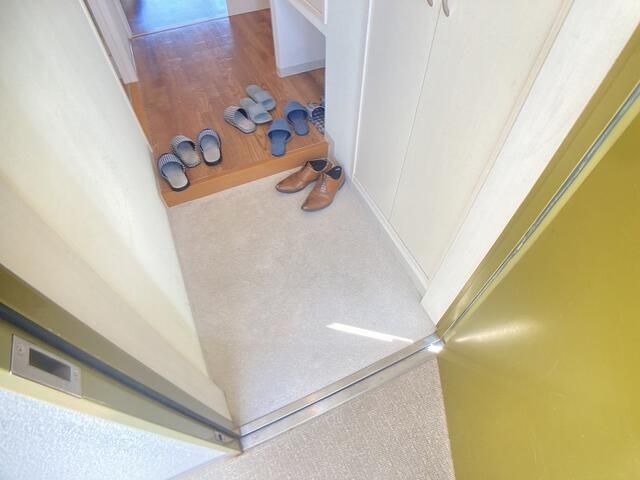 玄関　参考写真（同物件別部屋）