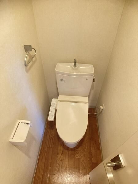 トイレ　参考写真（同物件別部屋）