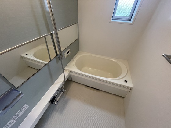 バス・シャワールーム　※別部屋の写真です