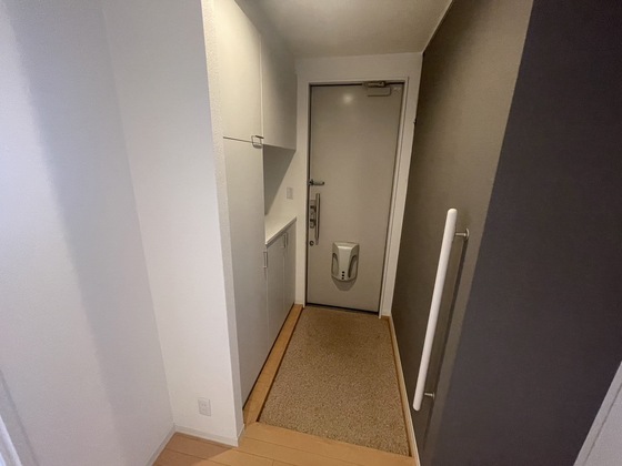 玄関　※別部屋の写真です