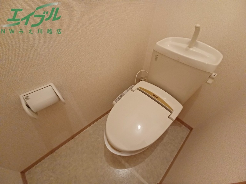 トイレ　同型参考写真