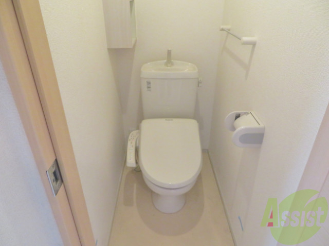 トイレ　トイレは、嬉しいウォシュレット付きです。