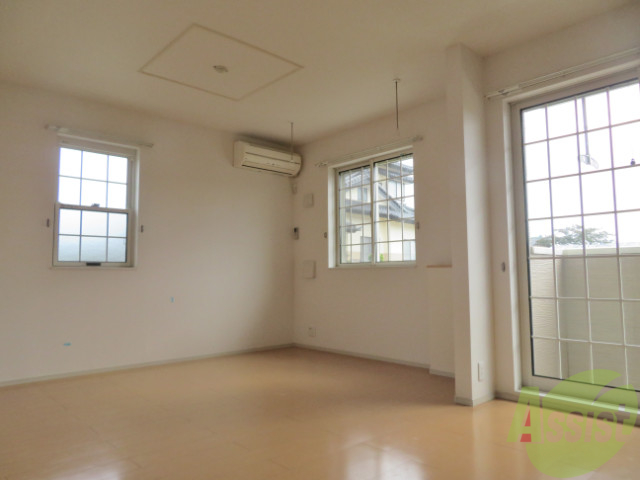 居室・リビング　１２．１帖の広々とした開放感のあるお部屋です。