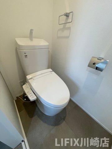 トイレ　同物件別部屋の写真