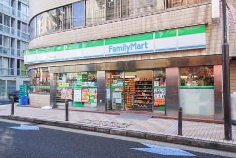 コンビニ　ファミリーマート麻布十番店（コンビニ）まで315m