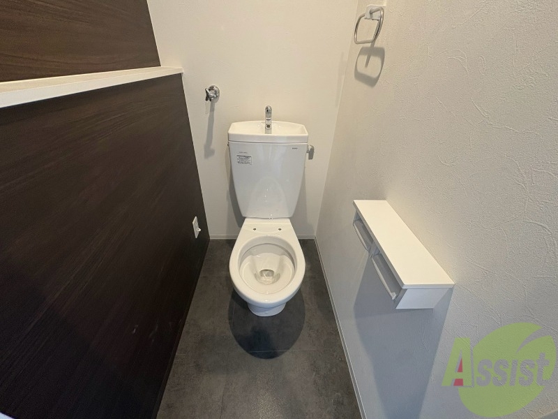 トイレ　こちらはトイレです。清潔感があり、安心して使用できます。