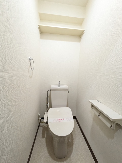 トイレ　★トイレは温水洗浄便座付きです★