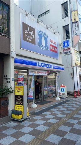 コンビニ　ローソン（コンビニ）まで51m