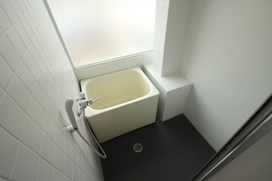 バス・シャワールーム　他部屋の写真を使用しております。