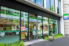 コンビニ　ファミリーマート 神田須田町二丁目店（コンビニ）まで107m