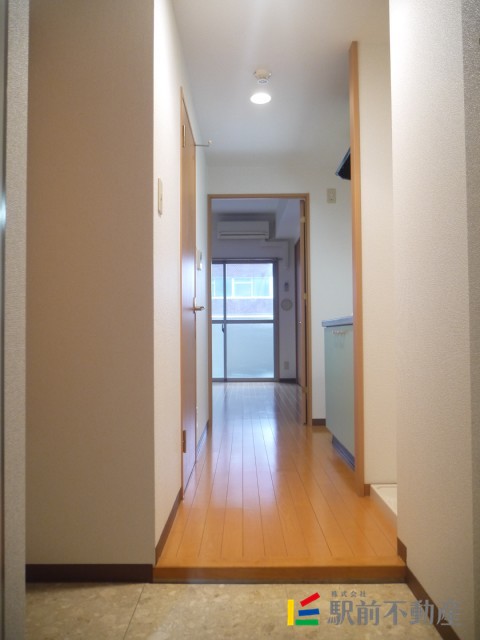 玄関　写真は同タイプ別部屋