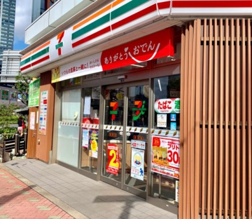 コンビニ　セブンイレブン 豊洲店（コンビニ）まで195m