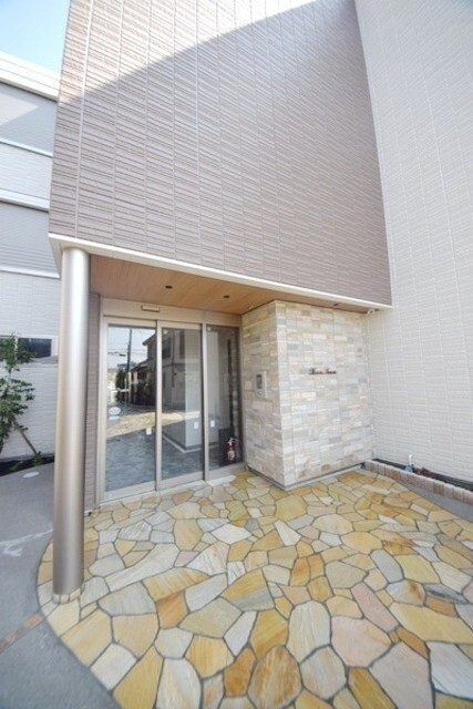 エントランス　角部屋です