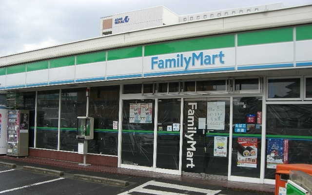 コンビニ　ファミリーマートかわだ多摩川店（コンビニ）まで443m