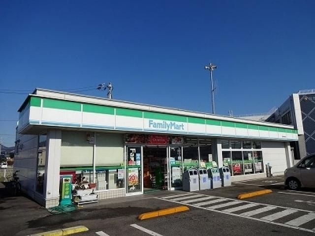 コンビニ　コンビニ（ファミリーマート）（コンビニ）まで800m