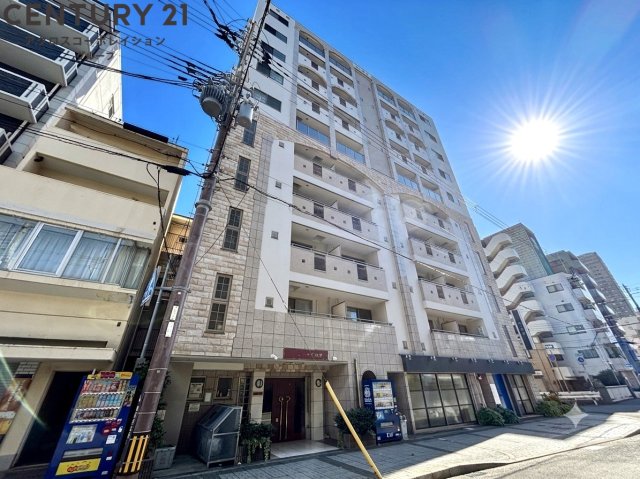 建物外観　オートロックで外部の人間が簡単に出入りできないため安心です。