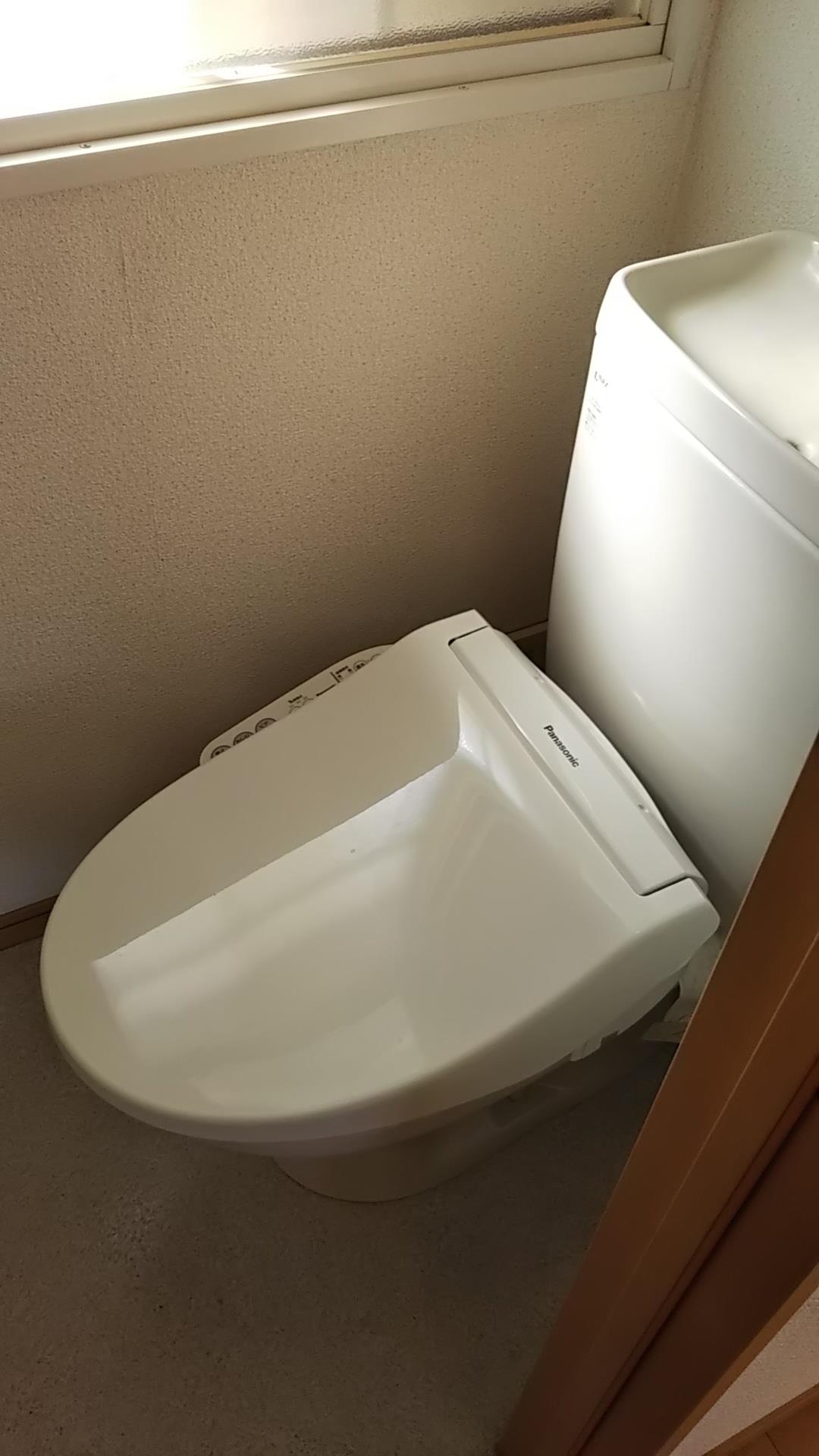 トイレ　同建物の別のお部屋