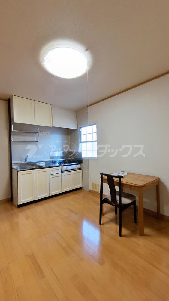 居室・リビング　同建物の別のお部屋