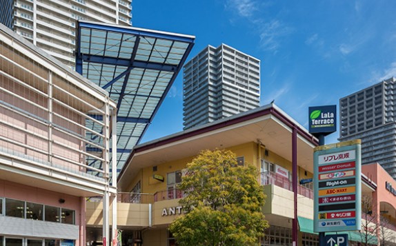 スーパー　リブレ京成 LaLaテラス南千住店（スーパー）まで1111m