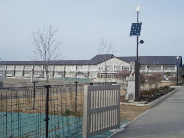 小学校　岩谷堂小学校（小学校）まで608m
