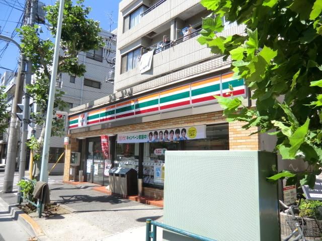 コンビニ　セブンイレブン（コンビニ）まで200m