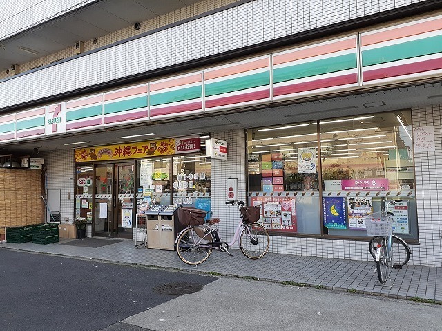 コンビニ　セブンイレブン（コンビニ）まで230m
