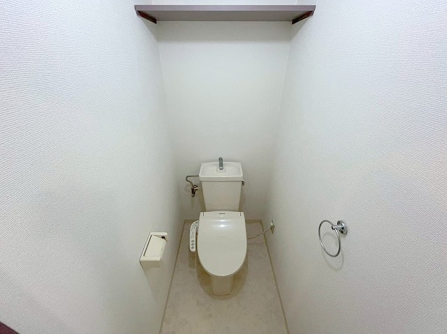 おおきに新大阪駅前サニーアパートメントのトイレ写真