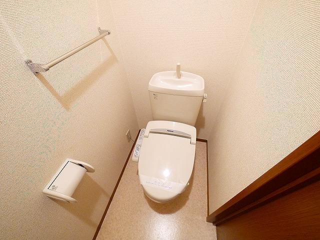 トイレ　清潔感のあるトイレです