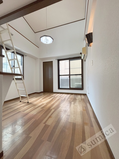 居室・リビング　日当たりのいいお部屋です♪