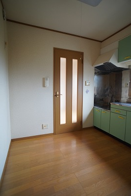 その他部屋・スペース　キッチ裏に棚等も置けるので冷蔵庫はもちろん炊飯器や電子レンジ