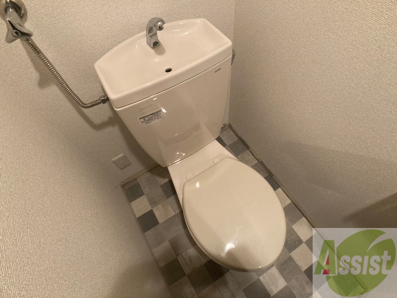 トイレ　こちらはトイレです。清潔感があり、安心して使用できます。