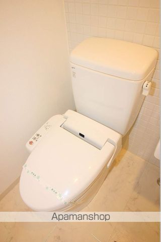 地下鉄長堀鶴見緑地線 西長堀駅 徒歩3分 10階建 築19年のトイレ写真