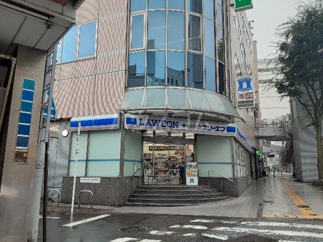 コンビニ　ローソン・スリーエフ 横須賀中央駅前店（コンビニ）まで572m