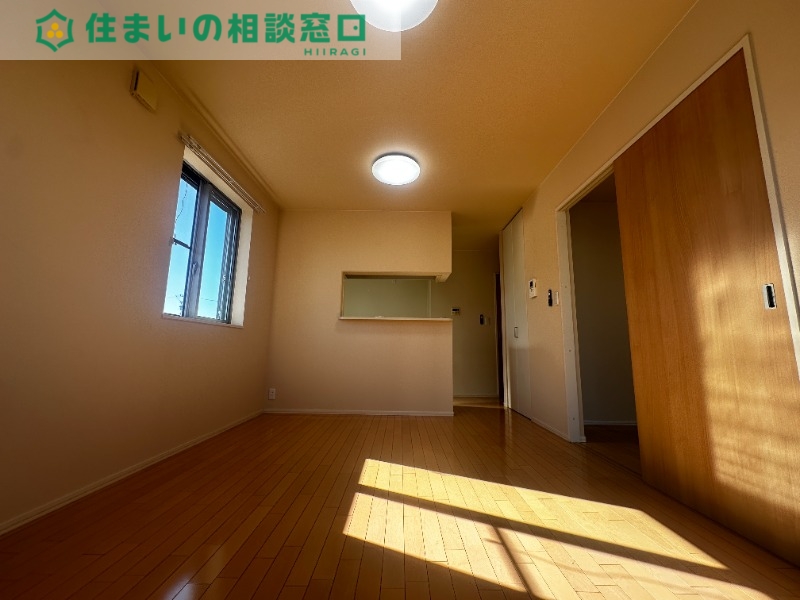 ＪＲ東海道本線 岡崎駅 徒歩20分 2階建 築17年の居間写真