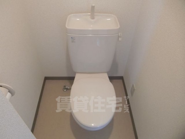 阪急嵐山線 上桂駅 徒歩12分 3階建 築25年のトイレ写真