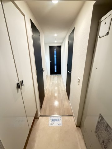 エスティ・ロアール神戸駅前の玄関写真