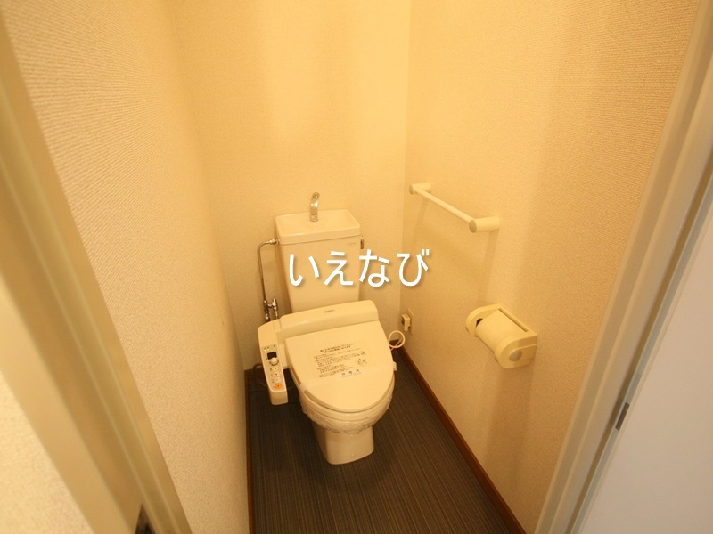 岡山電軌清輝橋線 清輝橋駅 徒歩3分 10階建 築28年のトイレ写真