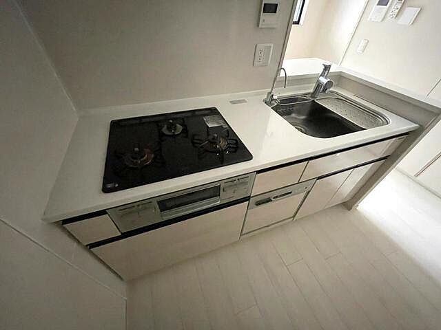 キッチン　写真は同タイプ住居です。