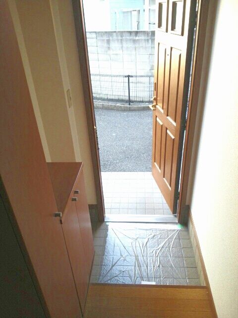 ドミール北小路の玄関写真