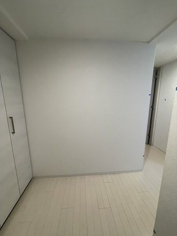 玄関　※写真は同じマンションの違う部屋のものになります。