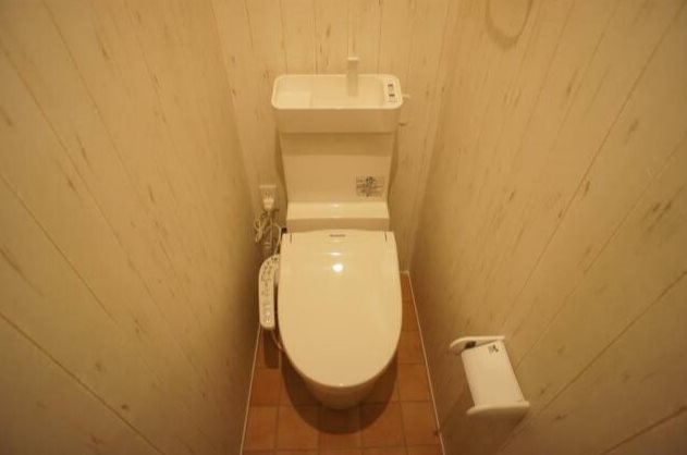 京王新線 幡ケ谷駅 徒歩7分 3階建 築9年のトイレ写真