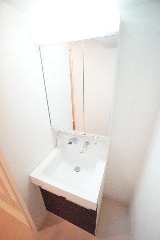 洗面設備　※同物件・同タイプの写真です。